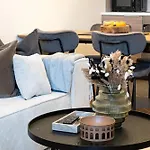 Cozy Industrial 8Min Dancing House Apartment, Prague