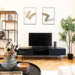 Cozy Industrial 8Min Dancing House Apartment, Prague