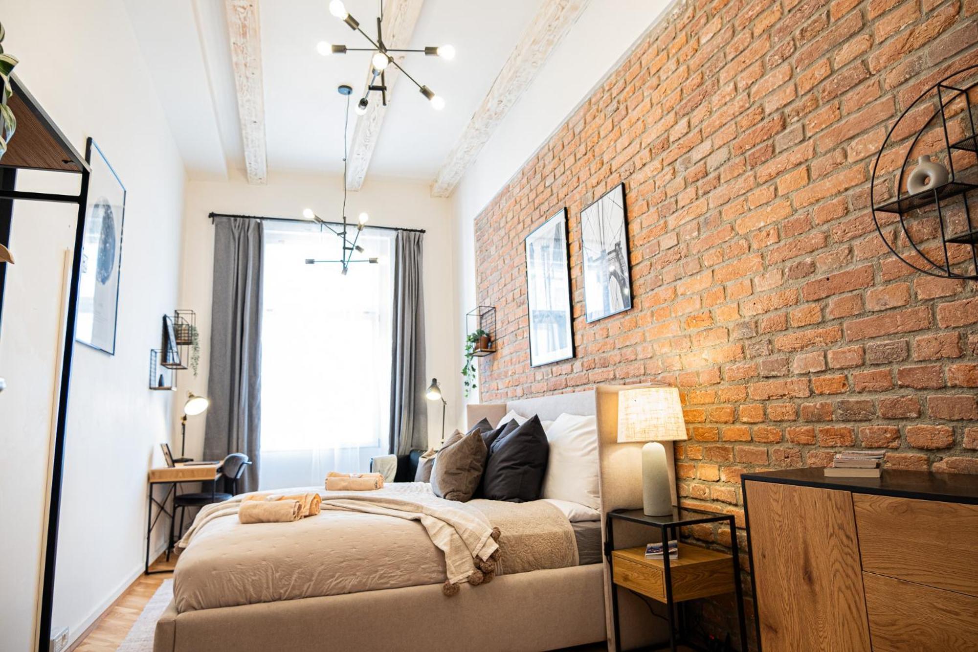 Cozy Industrial 8min Dancing House Apartment, Appartamento *