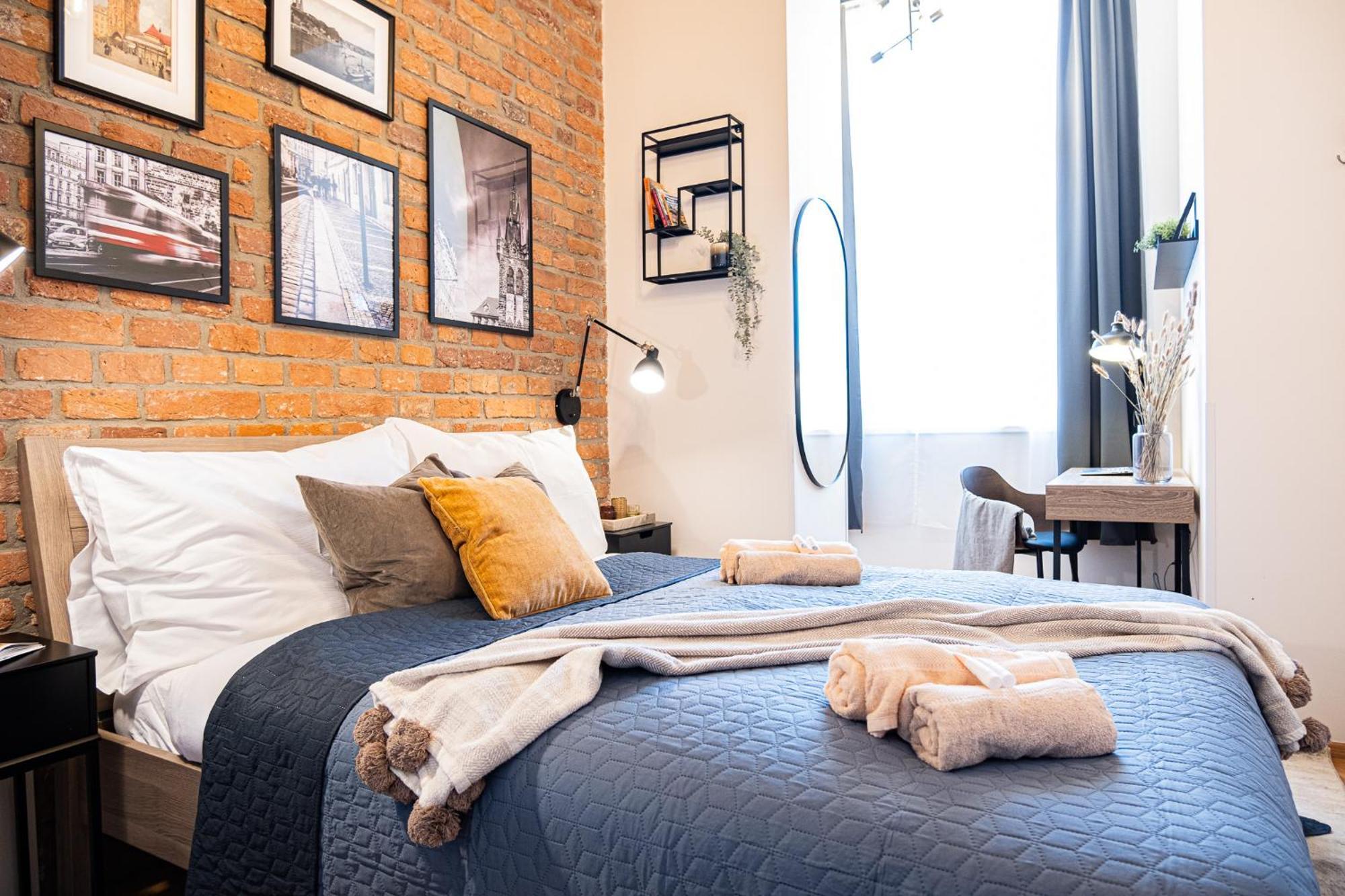 Cozy Industrial 8min Dancing House Apartment, Appartamento Praga